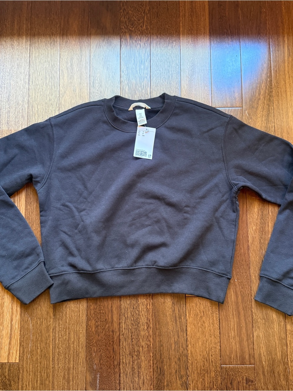H&M Black Cropped Crewneck Sweatshirt for Women Size S